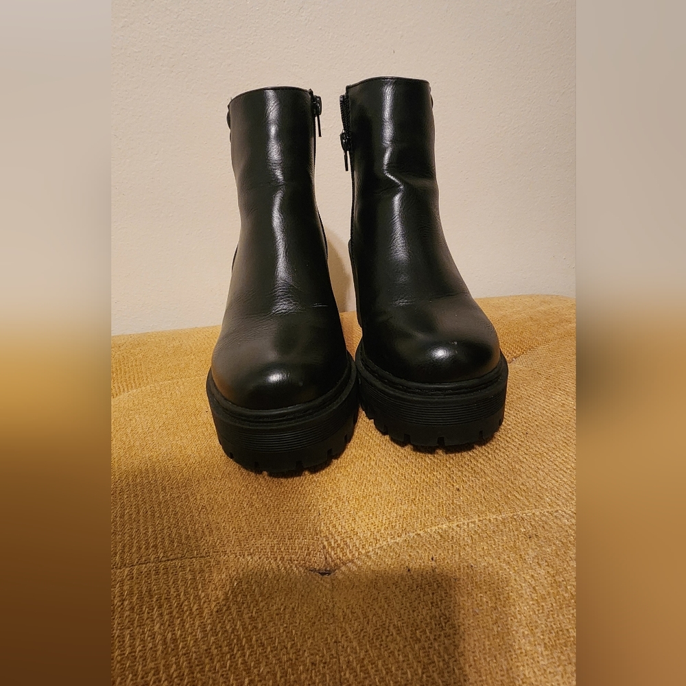 Platform boots